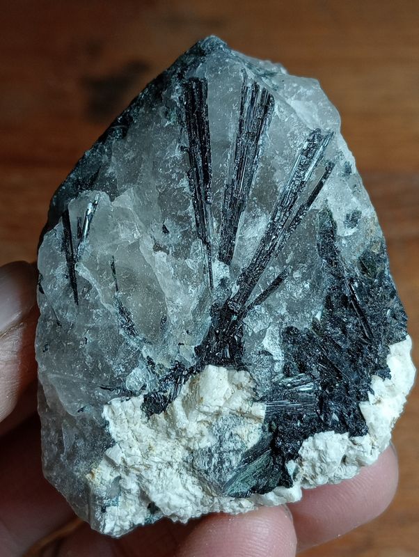 Toermalijn op Kwarts