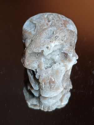 Chalcedoon Skull