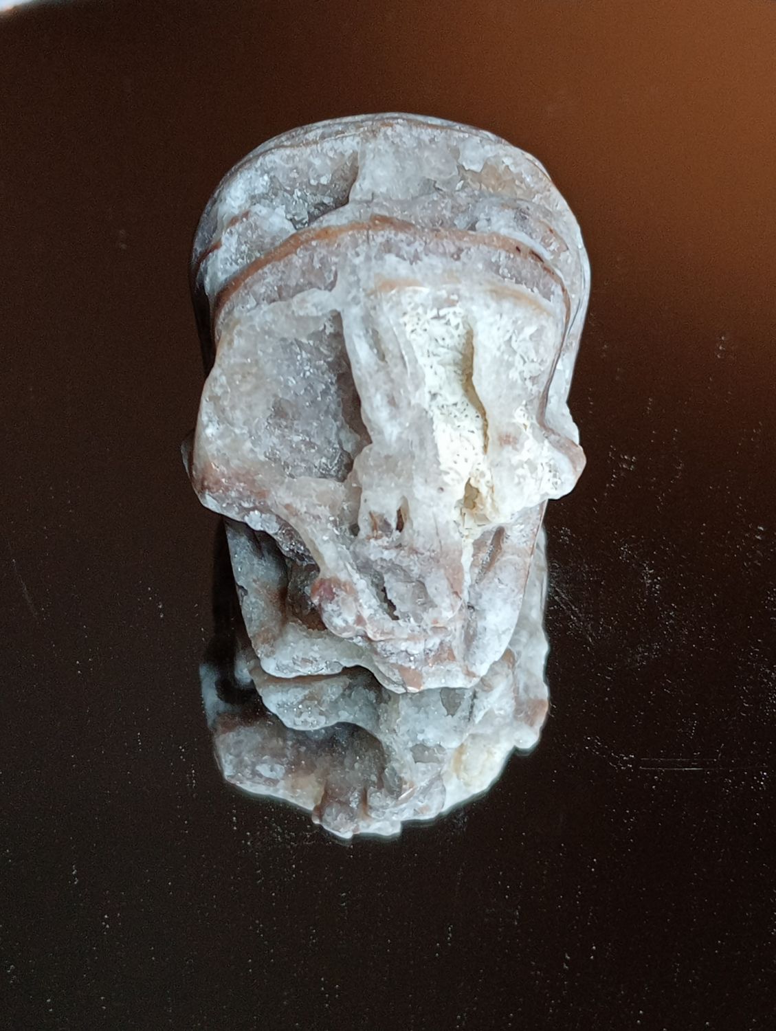 Chalcedoon Skull
