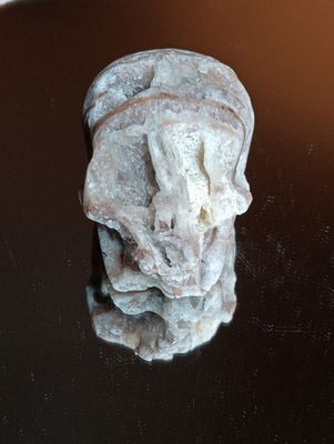 Chalcedoon Skull