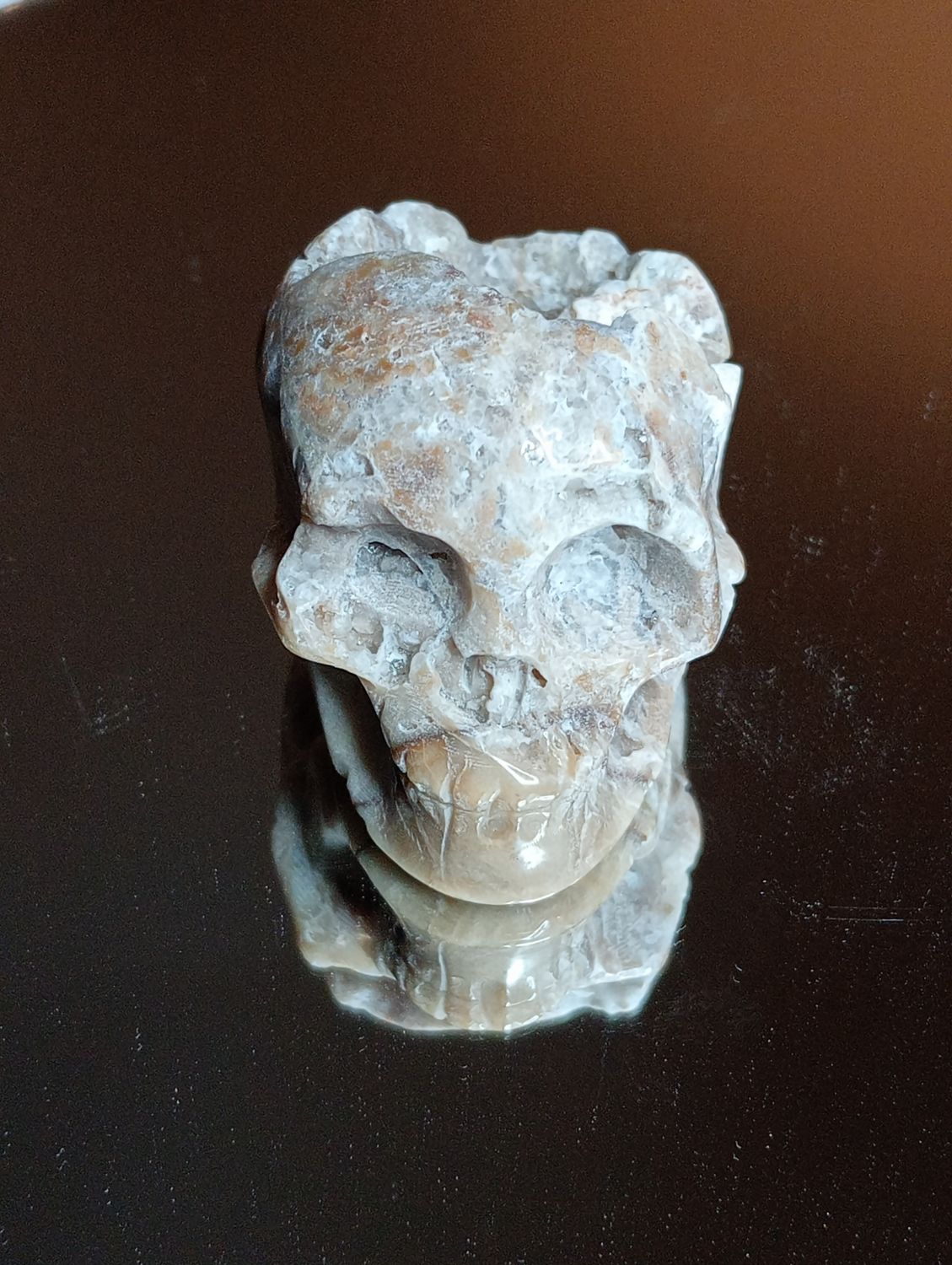 Chalcedoon Skull