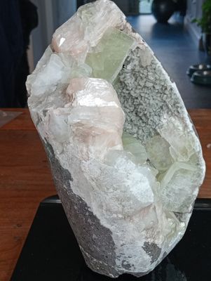 Groene Apofyliet met Stilbiet en Heulandiet