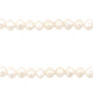 Zoetwaterparels rond 4mm Natural White, 4 stuks