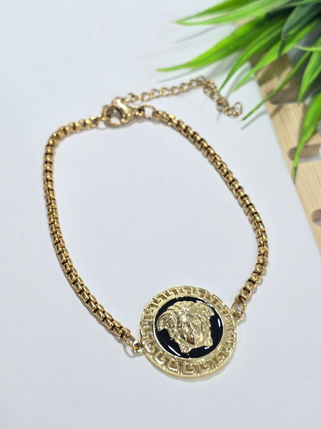 VERSACE
