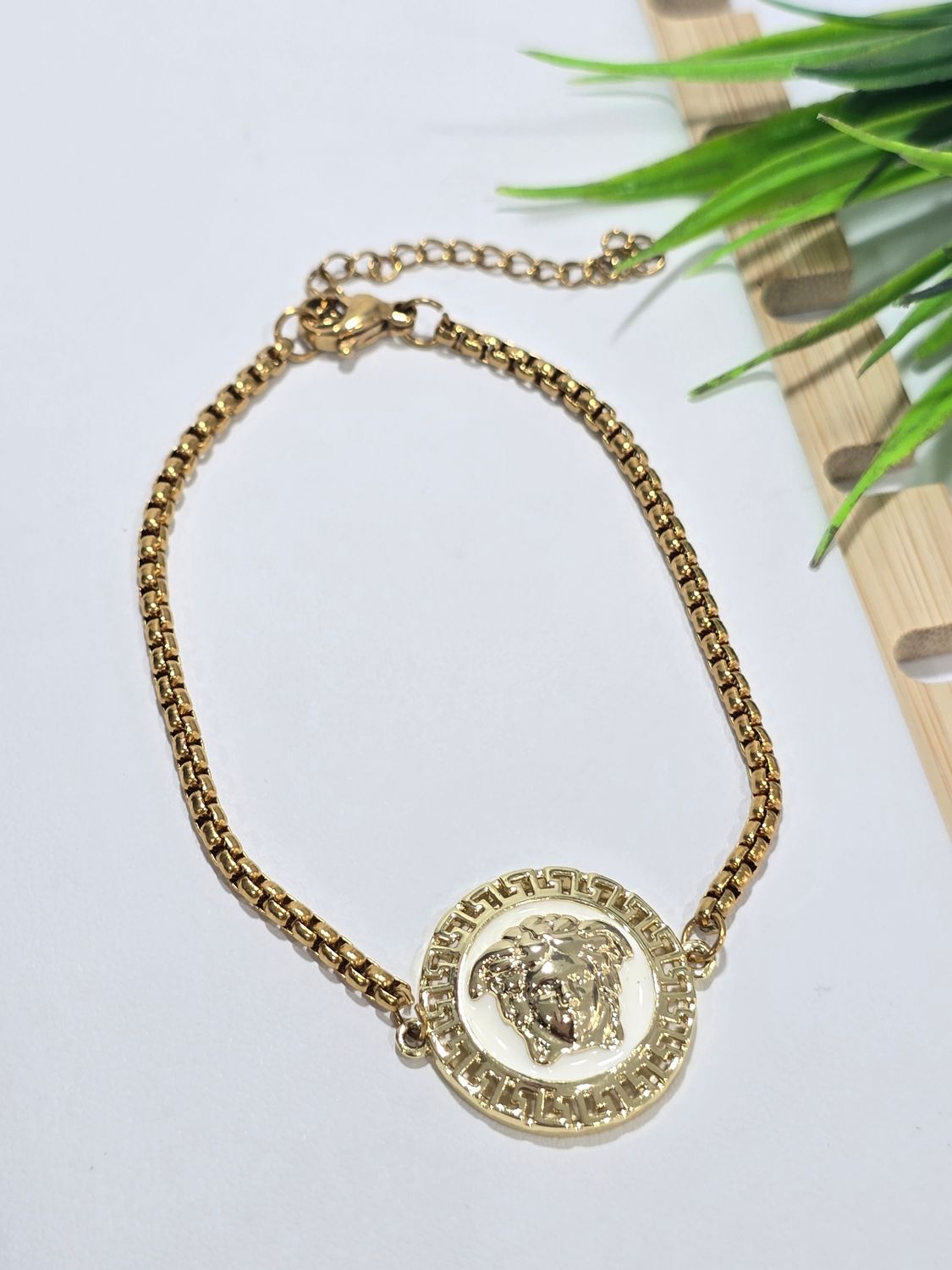 VERSACE