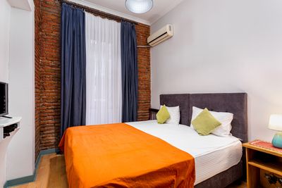 Double Room; Street View