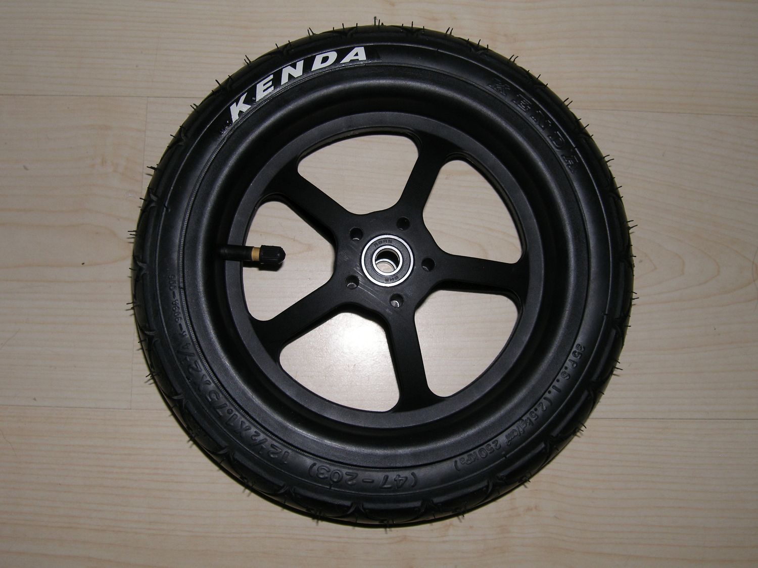 TFK 12,5 zoll Vorderrad komplett montiert , Kunststoff Felge mit Steckachse