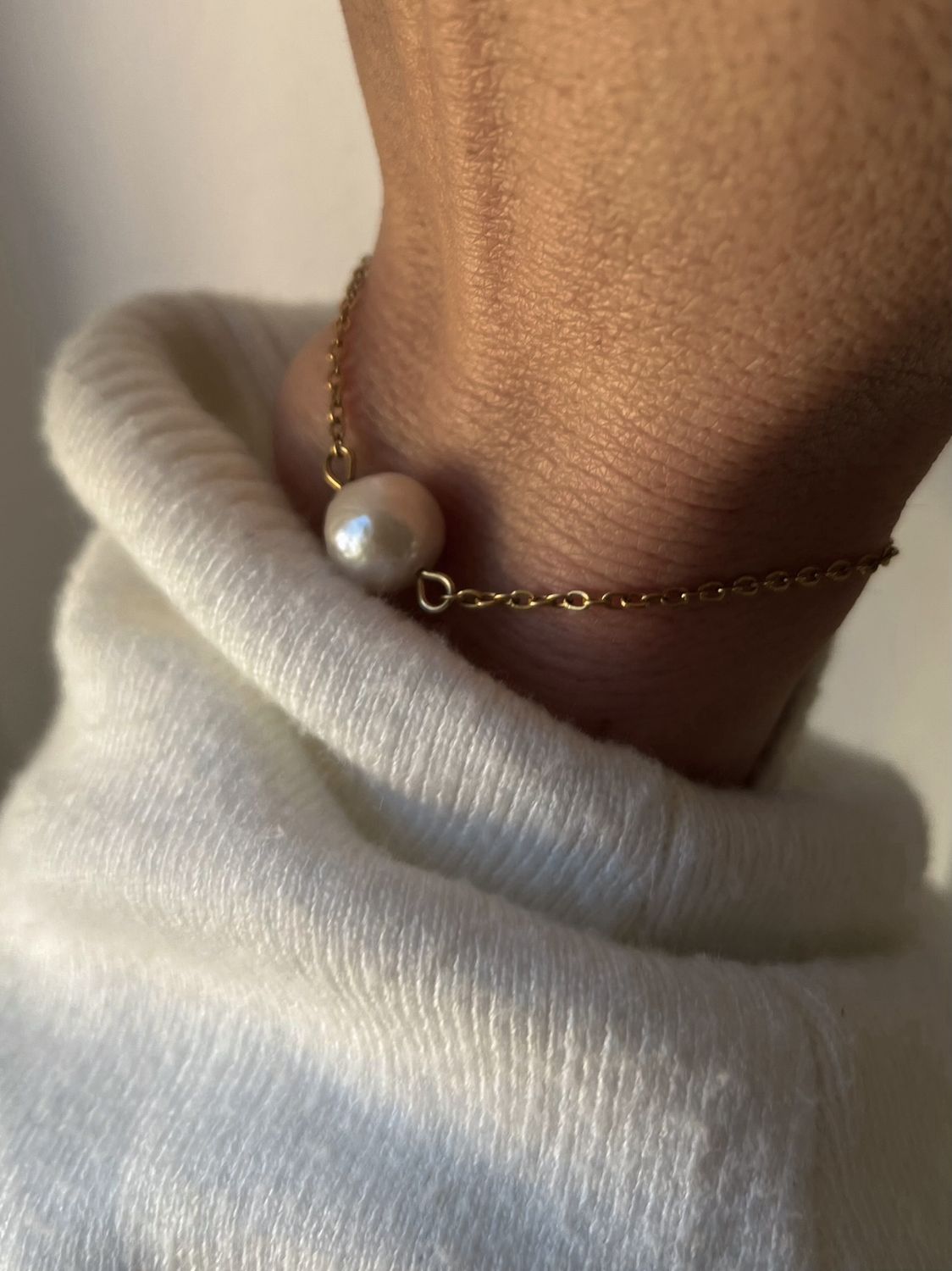one pearl bracelet