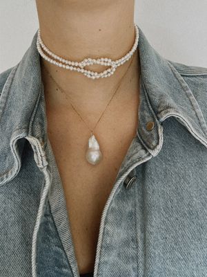 single baroque pearl necklace