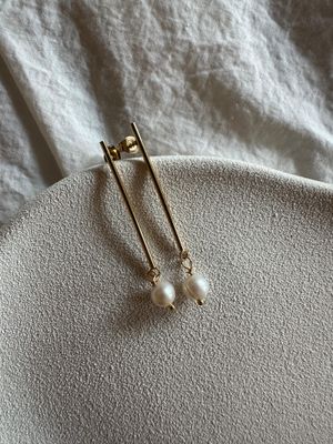 atelier jewelry | axis pearl earrings
