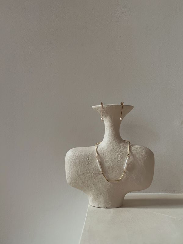 stix pearl necklace