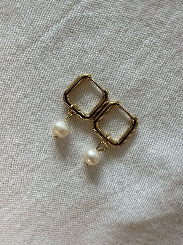atelier | square mini pearl earrings 