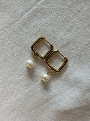 atelier | square mini pearl earrings 