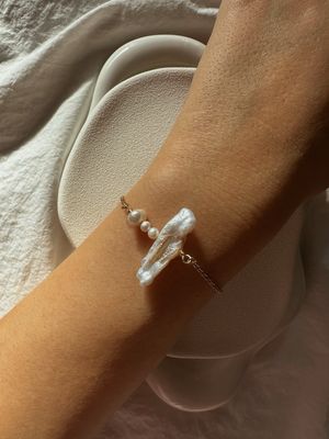 asymetric pearl bracelet