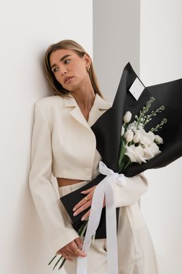 bouquet of white flowers