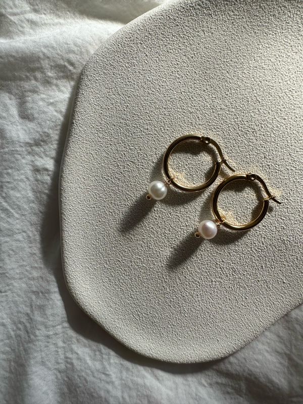 atelier | round pearl earrings