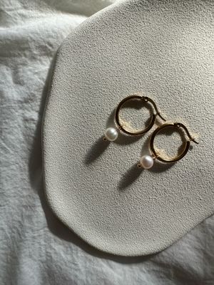 atelier | round pearl earrings
