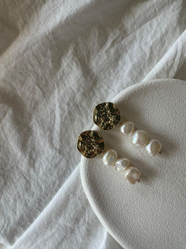 medallion pearl earrings