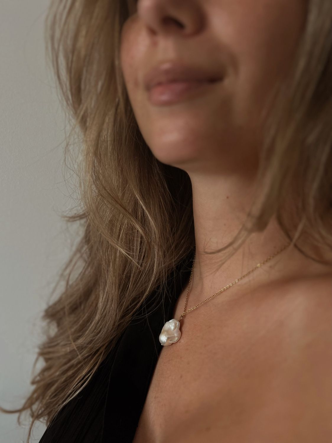 single baroque pearl necklace