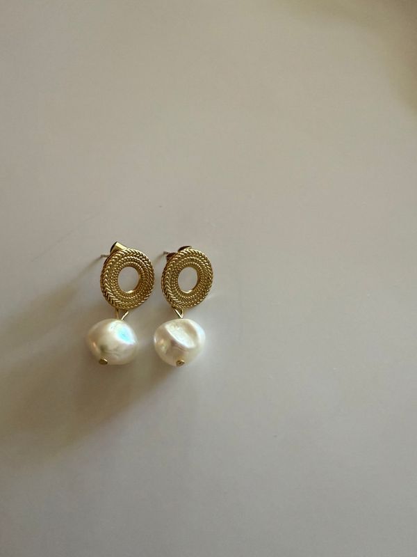 rattan pearl earrings