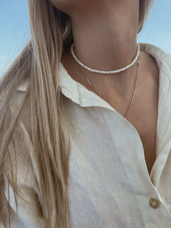 beach pearl necklace
