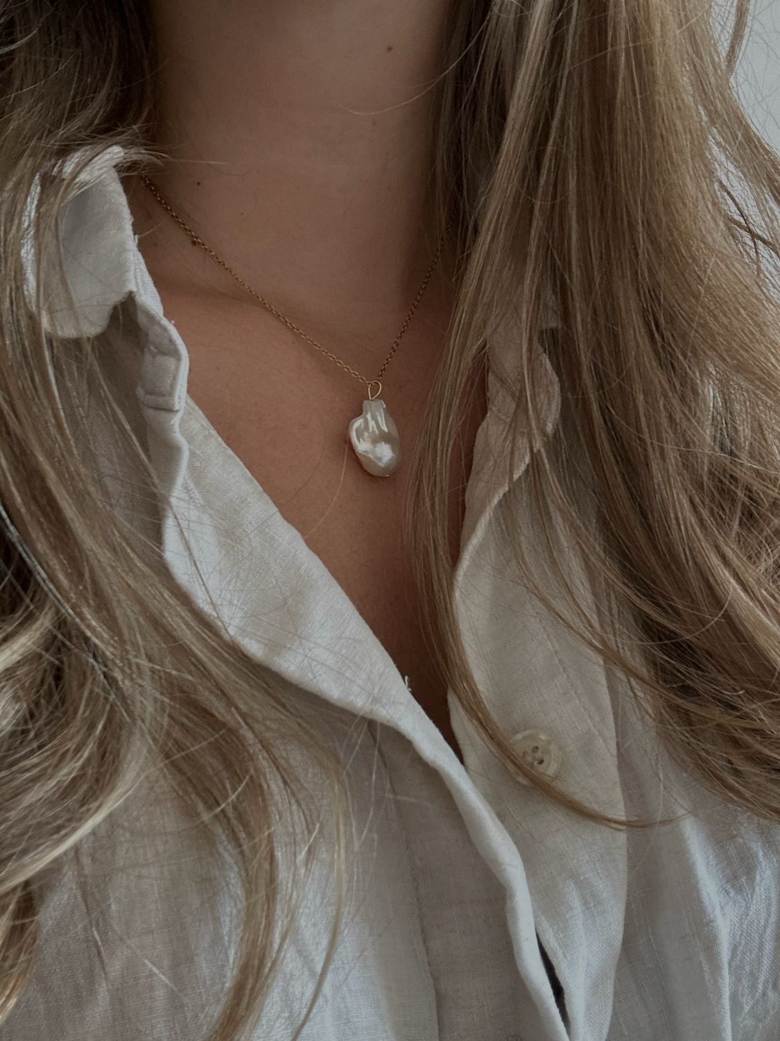 single baroque pearl necklace