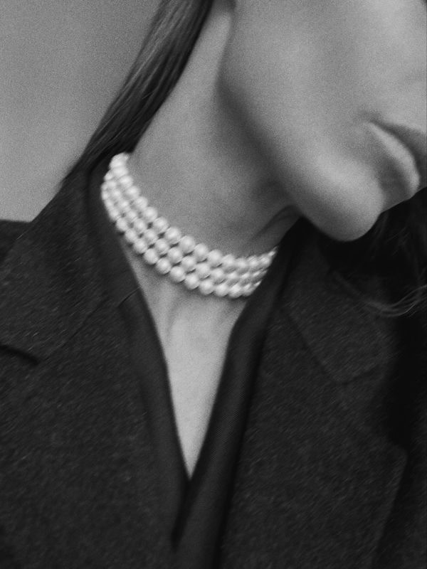 triple choker pearl necklace