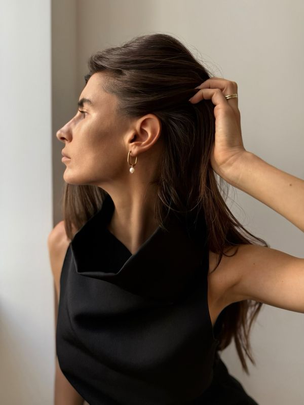 skinny u-shape pearl earrings