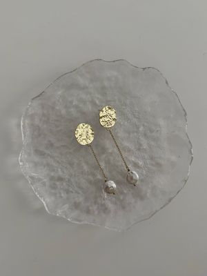 medallion pendant biserne naušnice