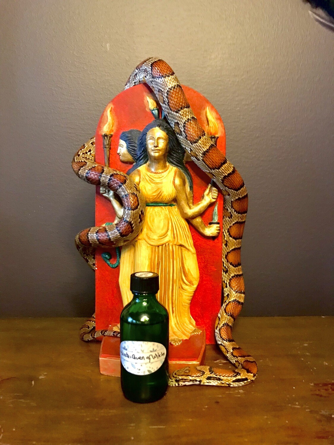 Hekate: Queen of Witches enchanted oil