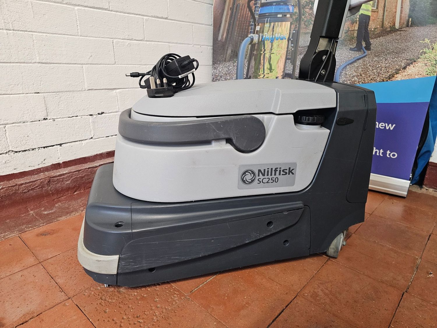 EX DEMO Nilfisk SC250 Scrubber Dryer