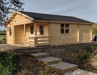 Gartenhaus Blockhütte Wochenendhaus Kay 70mm 595x800cm