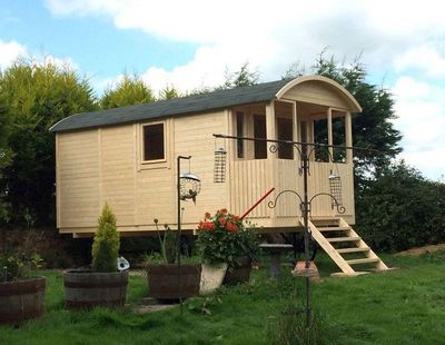 Gartenhaus Vorgefertigter Bauwagen Kathy Zirkuswagen mit VORDEREINGANG 19mm 500cm x 240cm