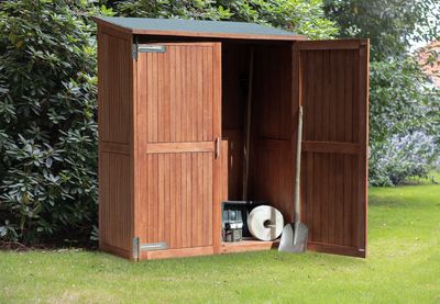 Gartenschrank aus Holz 145x65x185 cm kompakt für Garten