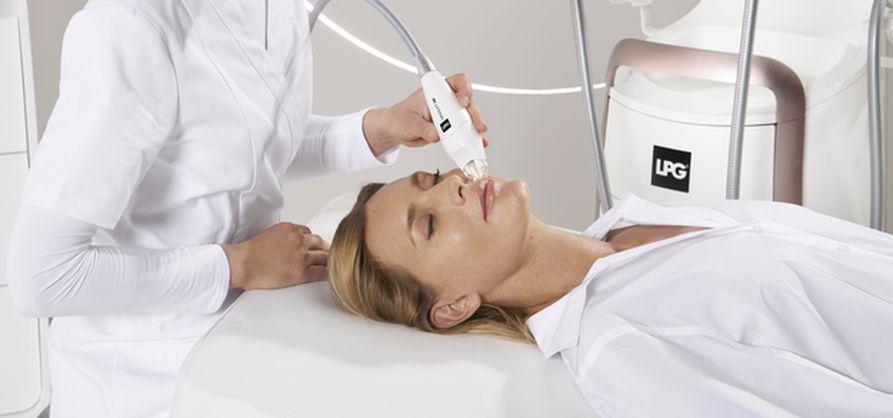 Cure 3 soins des lèvres au collagène avec Endermolift LPG Cure 3 soins des lèvres au collagène avec Endermolift LPG