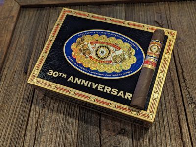 Perdomo 30th Anniversary Box-Pressed Maduro