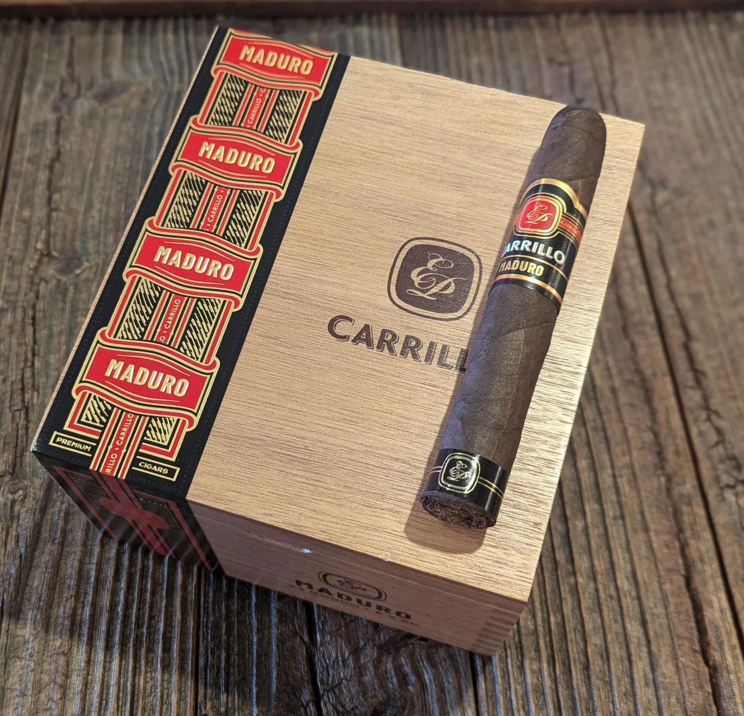 E.P. Carrillo Essence Maduro -