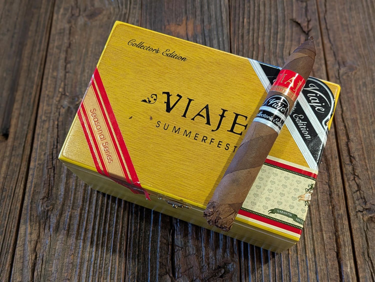 Viaje Summerfest Barber Pole, Single/Box: (Single) (6 1/4 x 54)