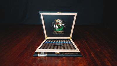 Foundation 10-Year Aniversario - Salomon (7"x58) Foundation 10-Year Aniversario - Salomon (7"x58)