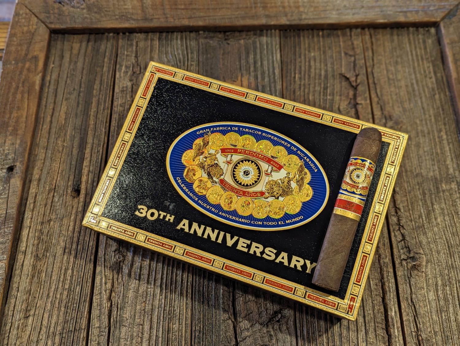 Perdomo 30th Anniversary Box-Pressed Maduro, Size: Gordo (6&quot;x60), Single/Box: (Single)