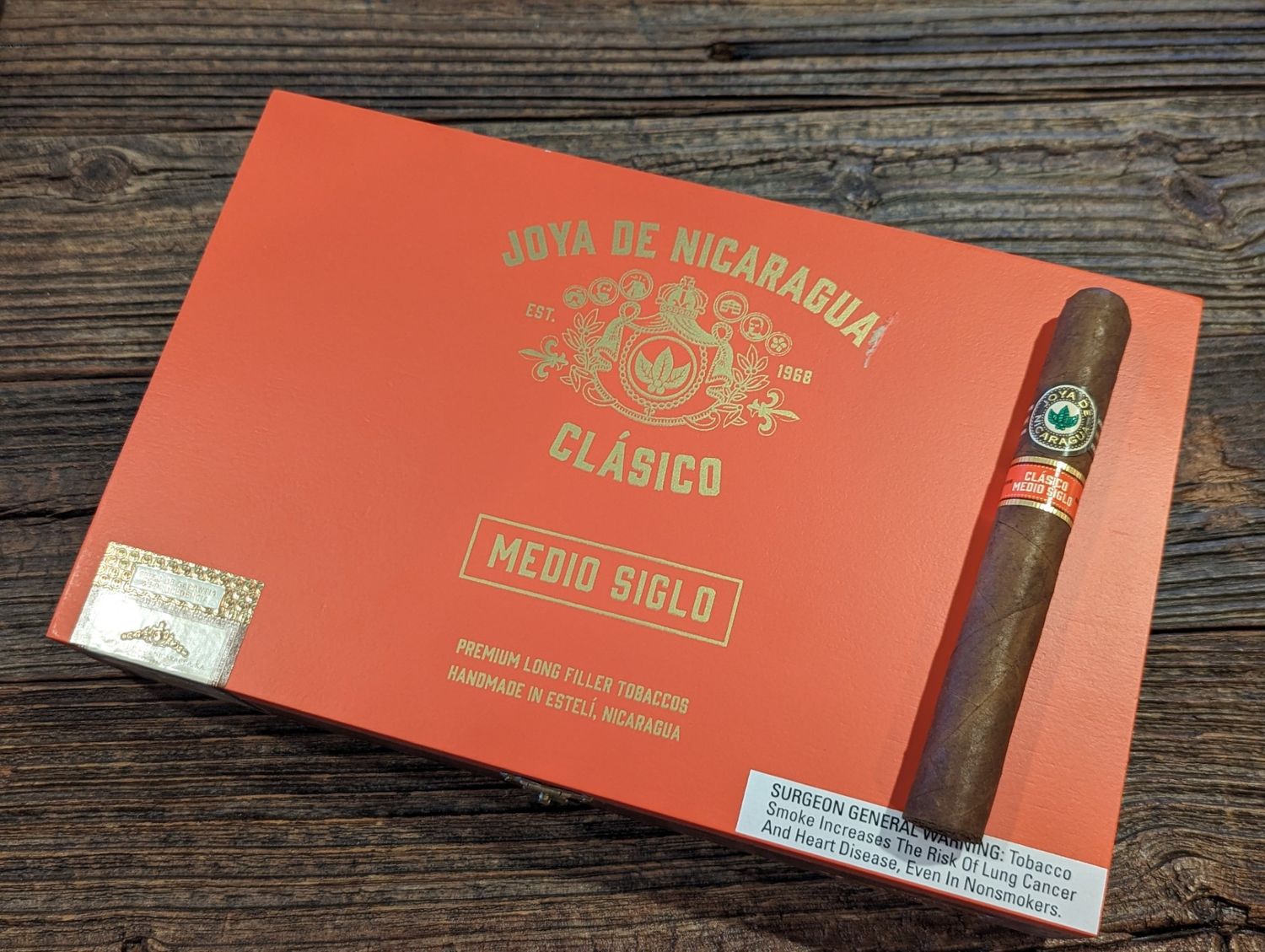 Joya de Nicaragua Clasico Medio Siglo, Size: Toro (6x50), Single/Box: (Single)