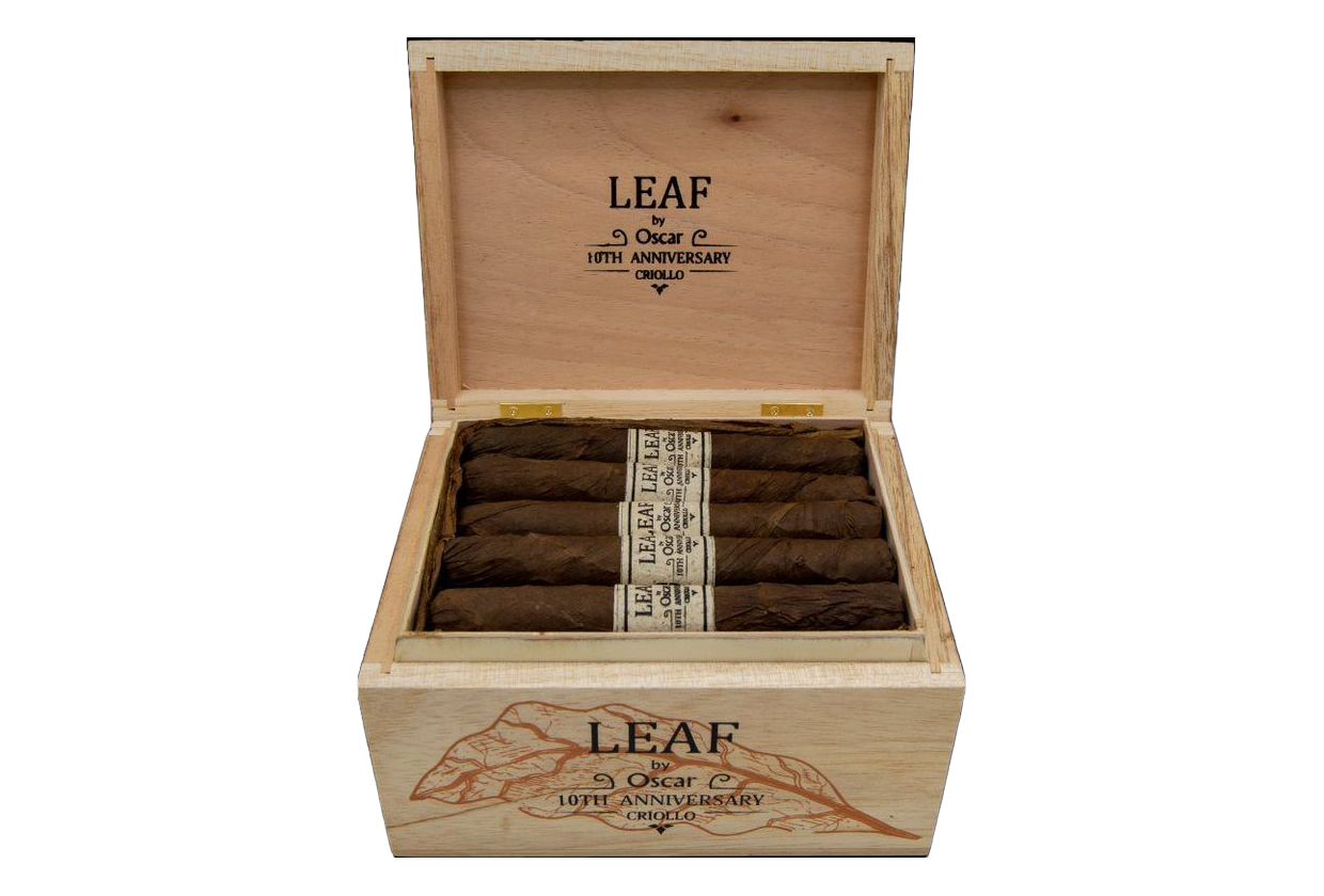 Leaf by Oscar 10th Anniversary Criollo, Size: Toro, Single/Box: (Box of 20)