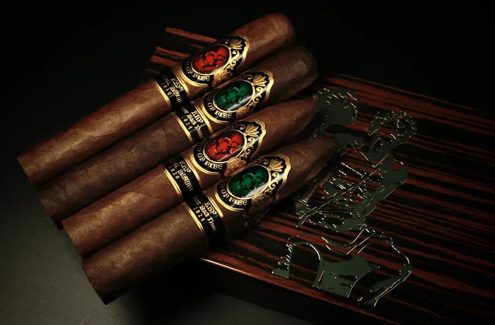 God of Fire KKP Never Back Down &amp; Special Reserve 4-Cigar Assortment, Color: Macassar Ebony