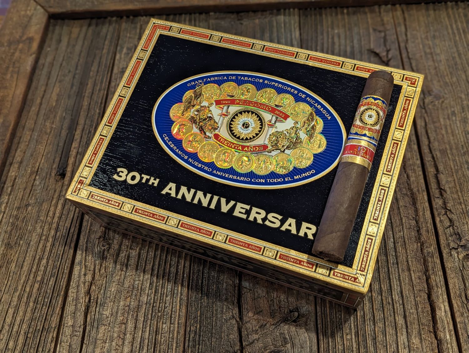 Perdomo 30th Anniversary Box-Pressed Maduro, Size: Epicure (6"x54), Single/Box: (Single)