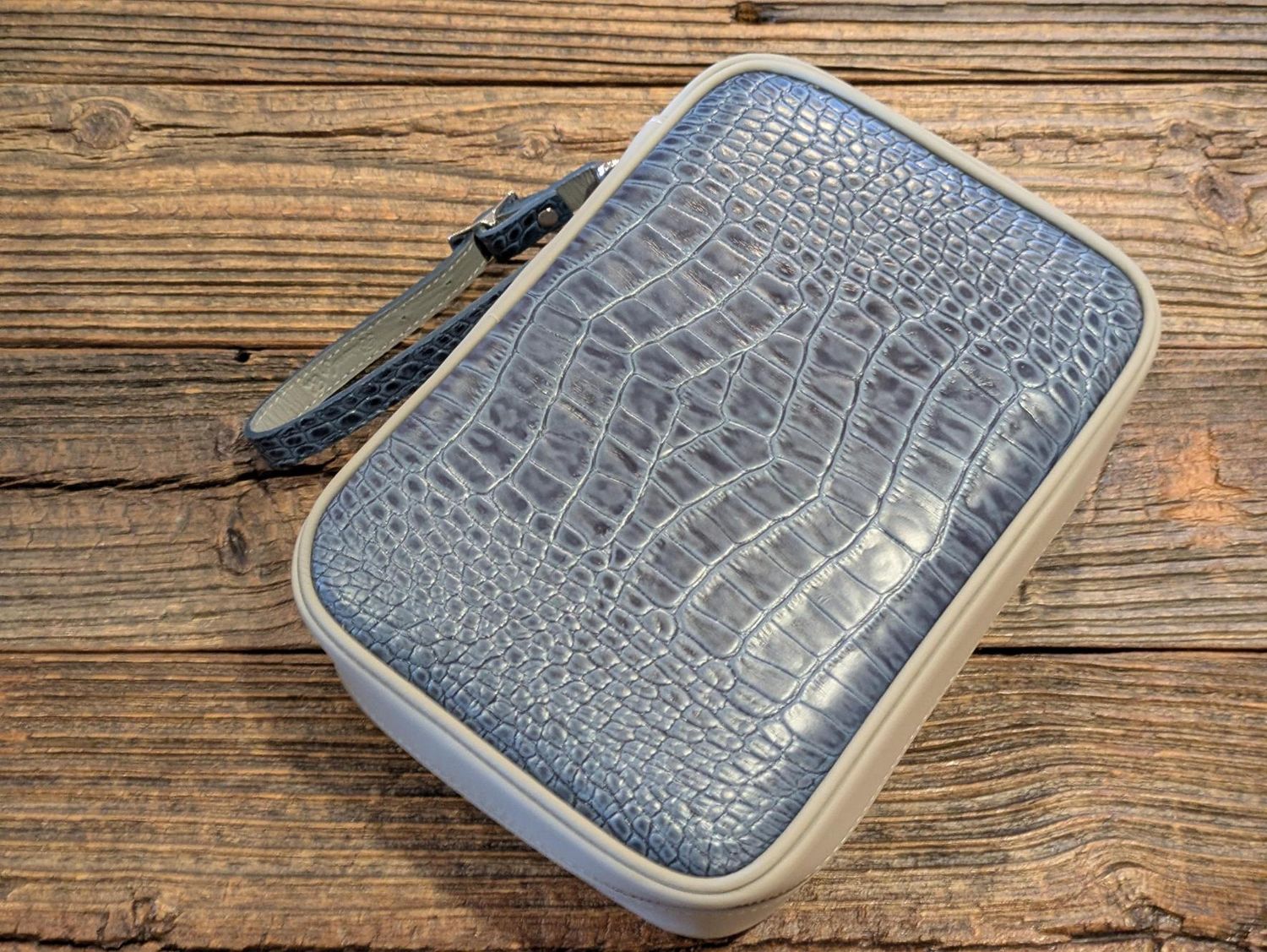 Brizard &amp; Co. Havana Traveler Croco Pattern Indigo