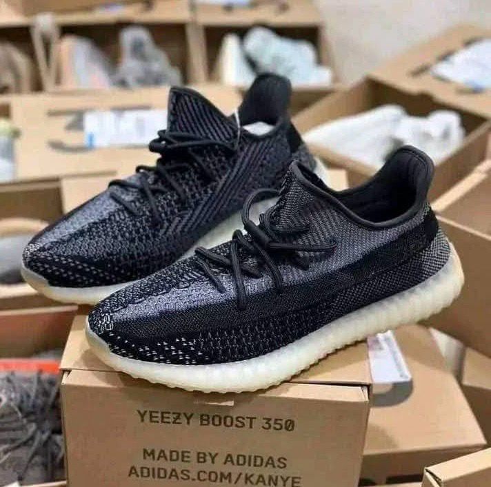 Yeezy Sneakers Pallets