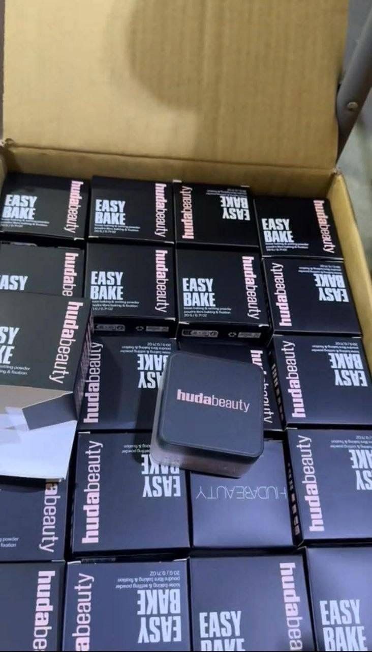 Huda Beauty Easy Bake Loose Baking &amp; Setting Powder