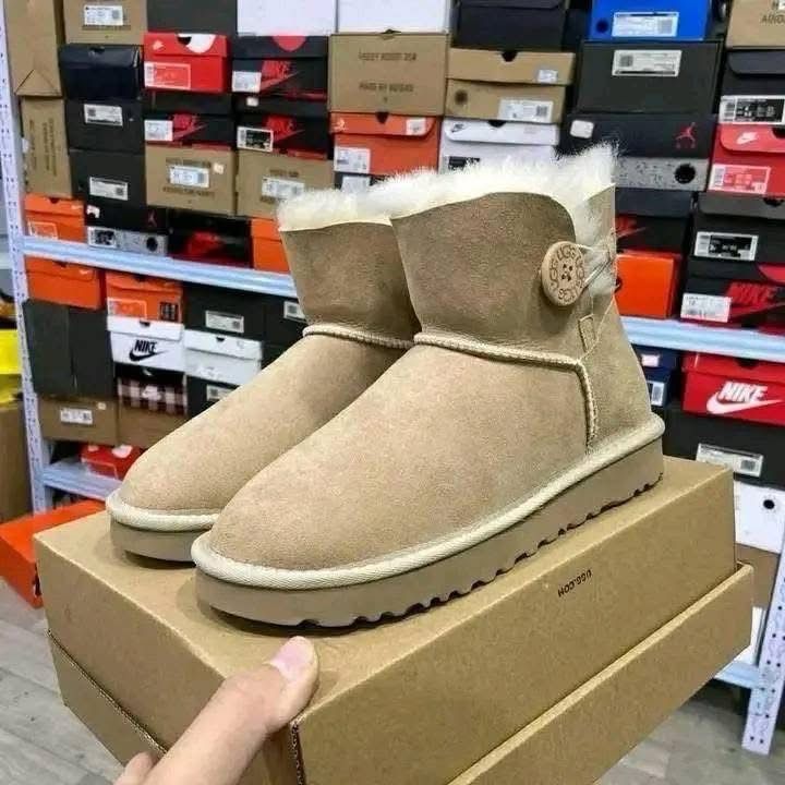 UGG Shoes &amp; Slippers Pallets Available Now!