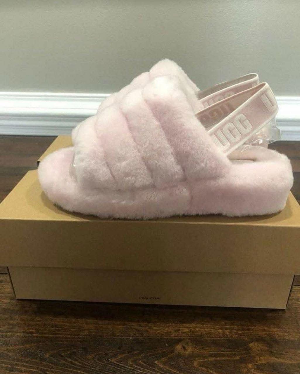 Ugg shoe pallet $700 for 250 pieces all comes in boxes 🎁