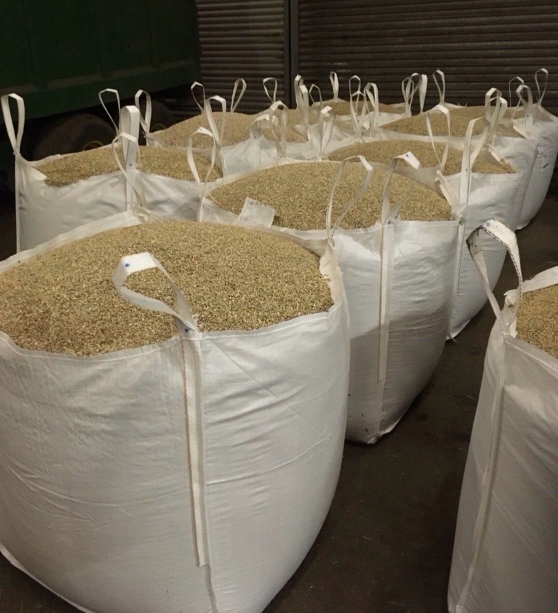 Rolled grain Wheat animal feed 400kg
